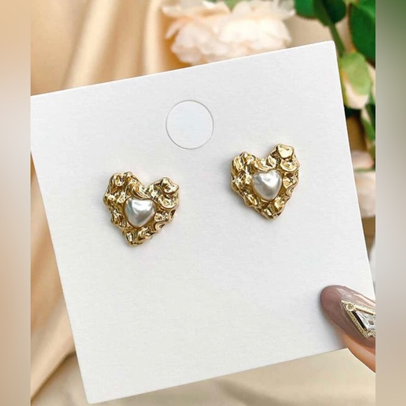 Crumpled Pearl Heart~ Vintage French Textured Rippled Wavy Classy Love Gold Stud - Picture 14 of 16